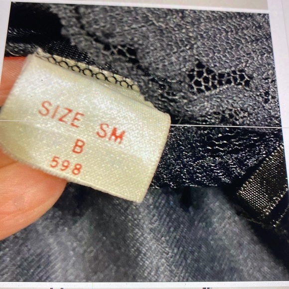 Y2K black cami Small semi sheer lace - Picture 4 of 5